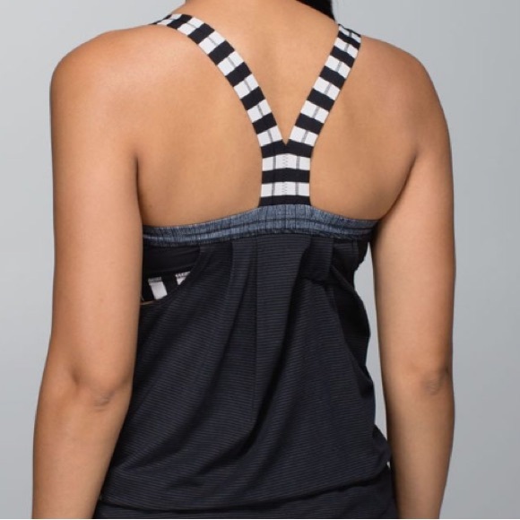 🥳 Lululemon Athletica Rest Less Black Tank Top with Striped Straps - Picture 6 of 10